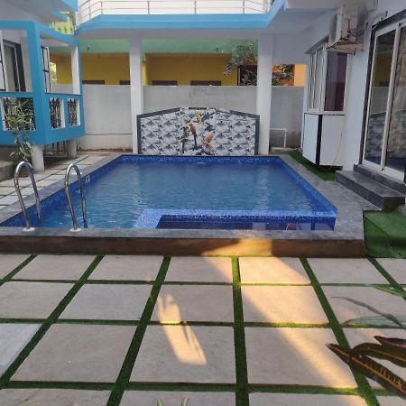 Queen Of Queen'S Hotel Calangute Bagian luar foto