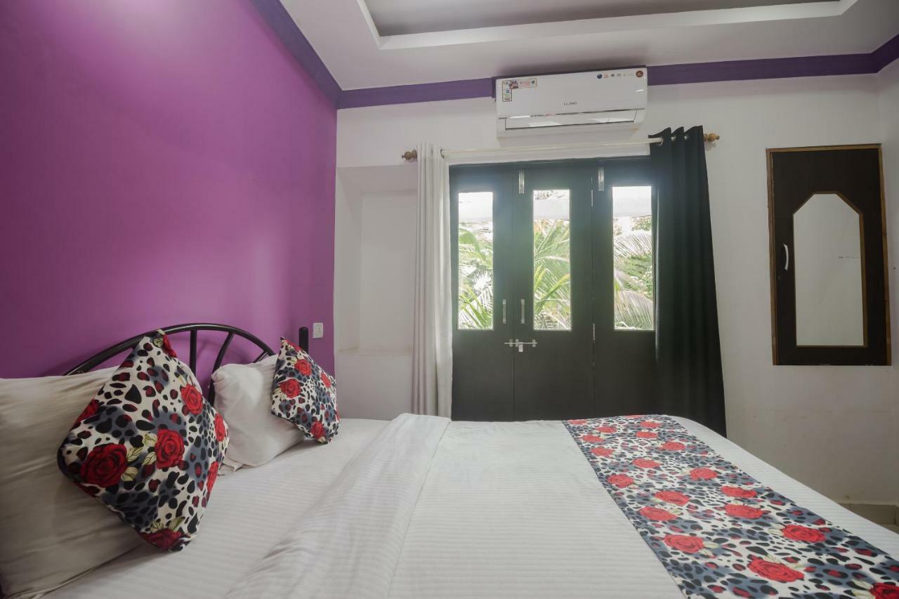 Queen Of Queen'S Hotel Calangute Bagian luar foto