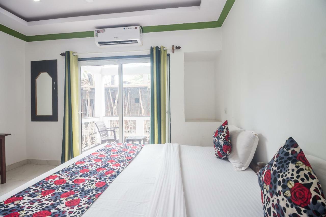 Queen Of Queen'S Hotel Calangute Bagian luar foto