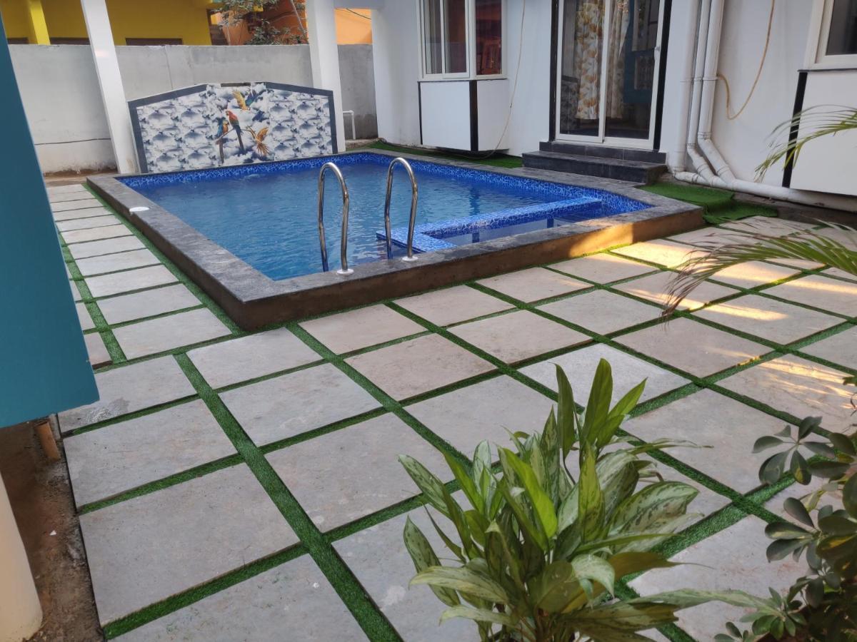 Queen Of Queen'S Hotel Calangute Bagian luar foto