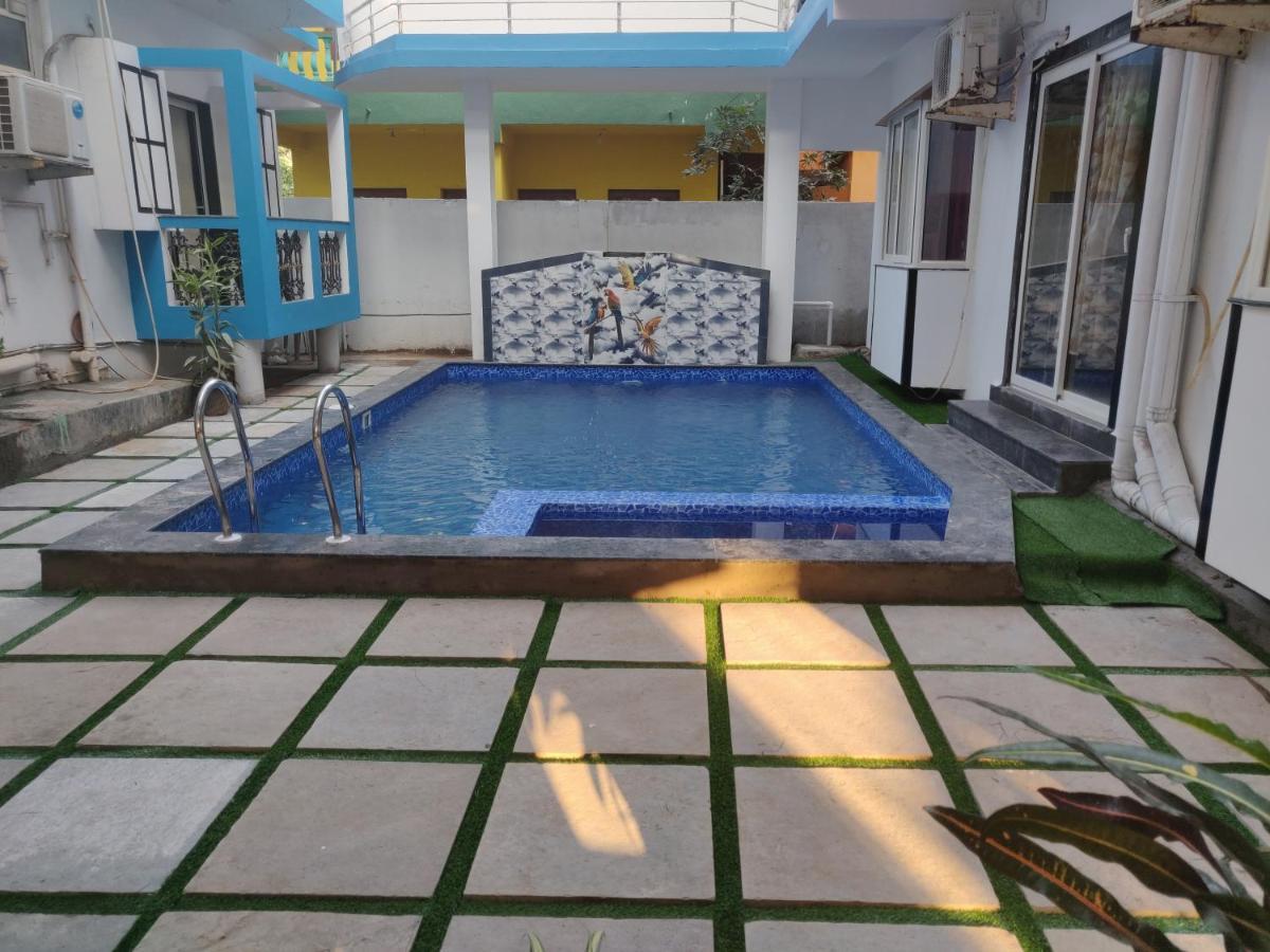 Queen Of Queen'S Hotel Calangute Bagian luar foto